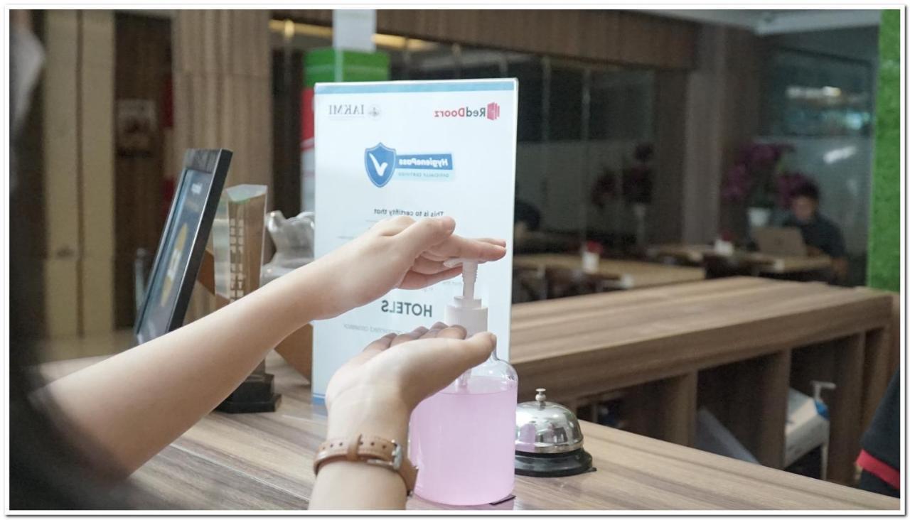 Reddoorz Plus Near Chadstone Mall Bekasi Exteriör bild