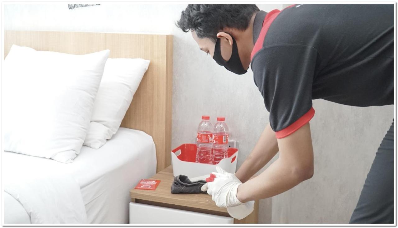 Reddoorz Plus Near Chadstone Mall Bekasi Exteriör bild